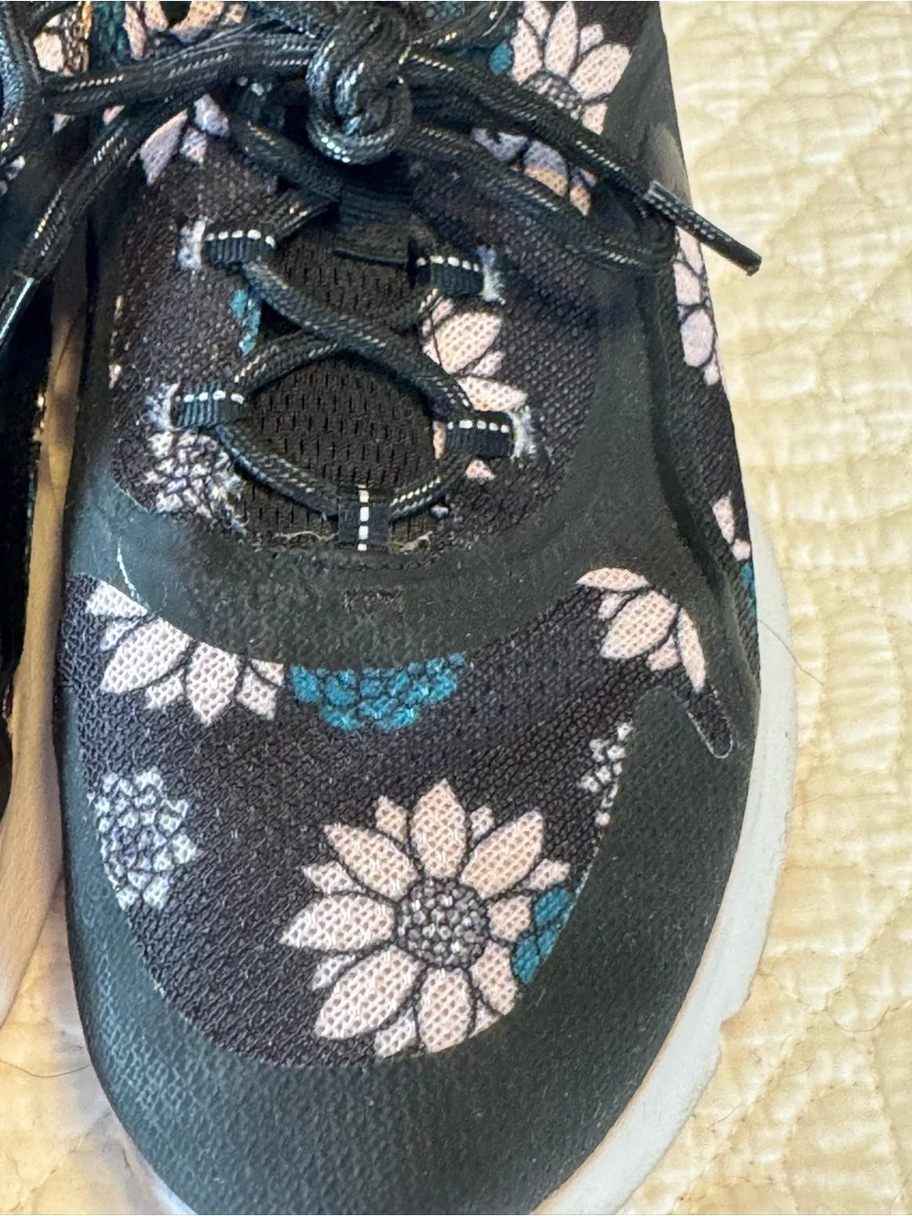 Under Armour Charged RC Womens Running Trainers Floral Print 9.5 M - Picture 14 of 14
